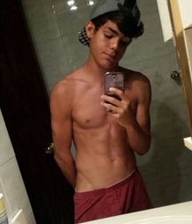 Selfies and mirror 58946c748502d.jpg