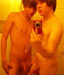 Selfies and mirror 58946c955161e.jpg