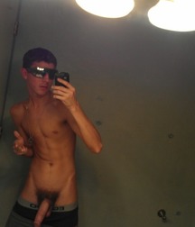 Selfies and mirror 58946cb56eb67.jpg