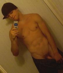 Selfies and mirror 58946cc60df6c.jpg