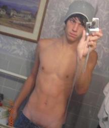 Selfies and mirror 58946cd28bf6f.jpg