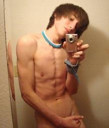 Selfies and mirror 58946cd4aee83.jpg