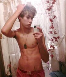 Selfies and mirror 58946cd94f9e3.jpg