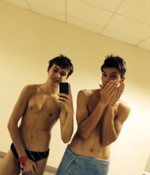 Selfies and mirror 58946d0a10990.jpg