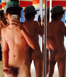 Selfies and mirror 58946d65361d3.jpg