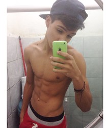 Boys from the net (non nude) 58a4292a835fc.jpg
