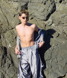 Hot shirtless boys (non nude) 58b557cde3ebd.jpg