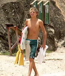 Hot shirtless boys (non nude) 58b5582b3a4d8.jpg