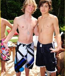 Hot shirtless boys (non nude) 58b5586d6ee4f.jpg
