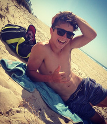 Hot shirtless boys (non nude) 58b558b78e114.jpg