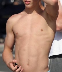 Hot shirtless boys (non nude) 58b558d302c83.jpg