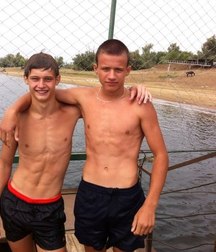 Hot shirtless boys (non nude) 58b558d9d0c92.jpg