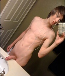 Naked solo boys 58c44dd3caffe.jpg