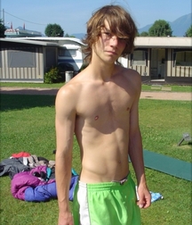 Shirtless boys (non nude) 58ca69ca989e7.jpg