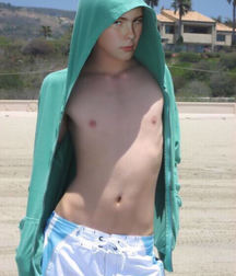 Shirtless boys (non nude) 58ca69e385fb3.jpg