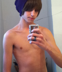 Shirtless boys (non nude) 58ca69eb0fa05.jpg