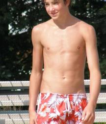 Shirtless boys (non nude) 58ca69ee8f380.jpg