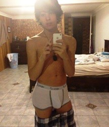 Shirtless boys (non nude) 58ca6a2b638be.jpg