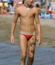 Shirtless boys (non nude) 58ca6a44064e4.jpg