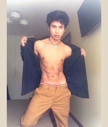 Shirtless boys (non nude) 58ca6a5998b9c.jpg