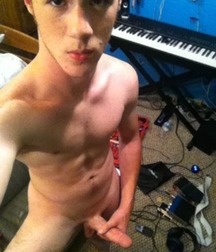 Wanking boys 58cd12f9a840d.jpg