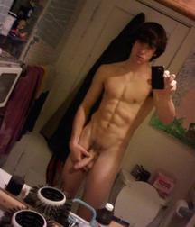 Selfies and mirror 58d4f447ef311.jpg