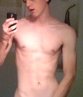 Selfies and mirror 58d4f44f87369.jpg