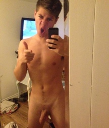 Selfies and mirror 58d4f453d5c13.jpg