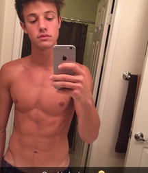 Selfies and mirror 58d4f45fd306e.jpg
