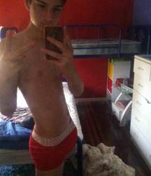 Selfies and mirror 58d4f462c3f28.jpg