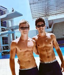 Shirtless boys from net 1 58dc20e40e06e.jpg