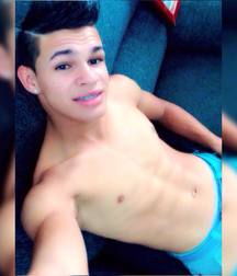 Shirtless boys from net 1 58dc21065299e.jpg