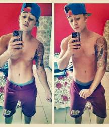 Shirtless boys from net 1 58dc21201f209.jpg