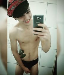 Shirtless boys from net 1 58dc213b206d4.jpg