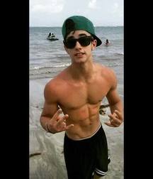 Shirtless boys from net 1 58dc213dde173.jpg
