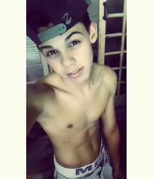 Shirtless boys from net 2 58dcd71f29159.jpg