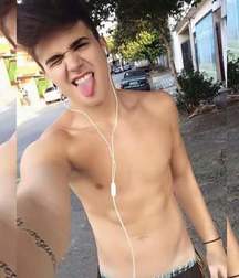 Shirtless boys from net 2 58dcd741b5e08.jpg