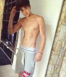 Shirtless boys from net 2 58dcd756af642.jpg
