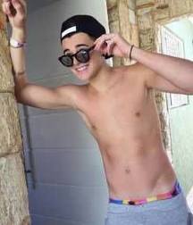 Shirtless boys from net 2 58dcd75bf34c7.jpg