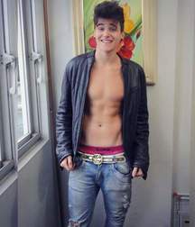 Shirtless boys from net 2 58dcd7917598a.jpg