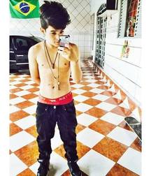 Shirtless boys from net 3 58de467752e5d.jpg