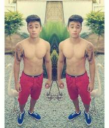 Shirtless boys from net 3 58de4683c472a.jpg
