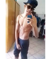 Shirtless boys from net 3 58de46931bb8b.jpg