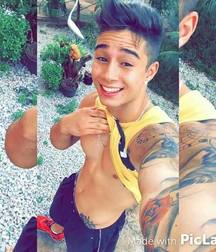 Shirtless boys from net 3 58de46d6eda38.jpg
