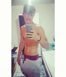 Shirtless boys from net 3 58de46d86e7f7.jpg