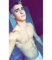 Shirtless boys from net 3 58de46e189e98.jpg