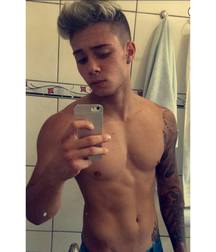 Shirtless boys from net 3 58de46f307836.jpg