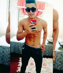 Shirtless boys from net 4 58e0ee691d1ff.jpg