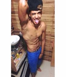 Shirtless boys from net 4 58e0ee6b0aed4.jpg