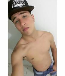 Shirtless boys from net 4 58e0ee99131c3.jpg